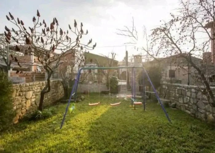 Kuca Za Odmor Lucy Póla